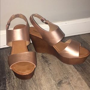 Rose gold wedges